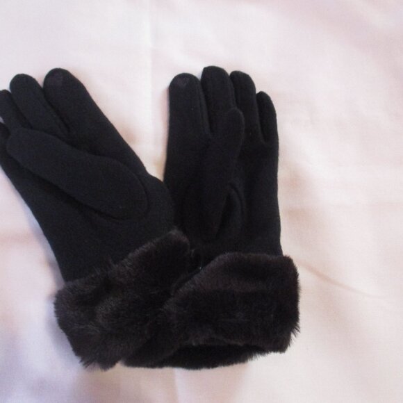 Black Cashmere Warm Gloves with Faux Fur and Equipped Touch Screen Friend… - Picture 9 of 11